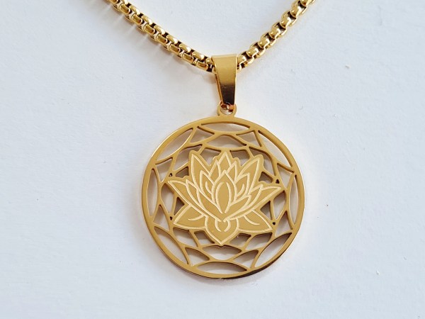 collier fleur de lotus doré acier inoxydable